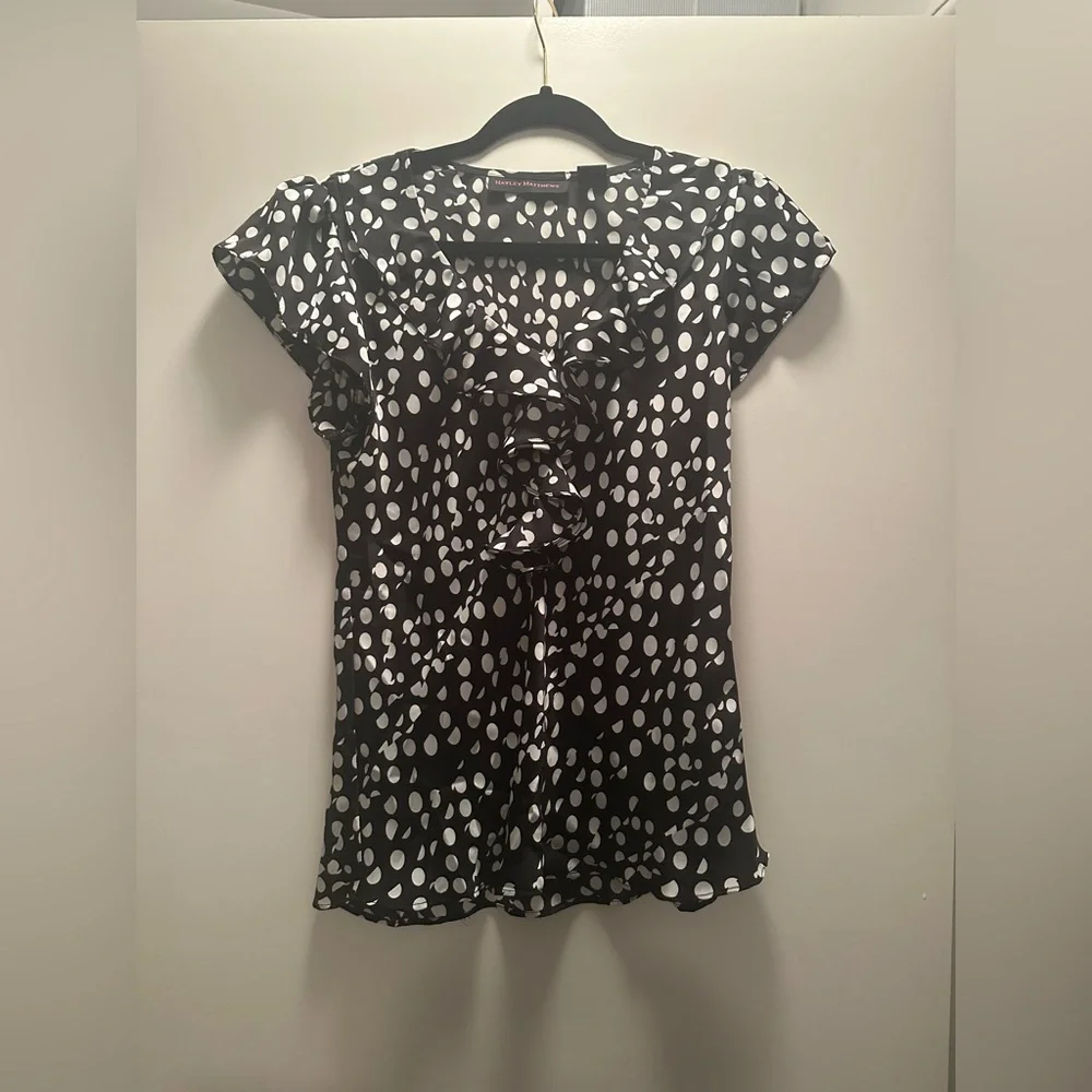 Two Hayley Matthews short sleeve blouses - great for under suit jacket. Size M - Picture 2 of 5